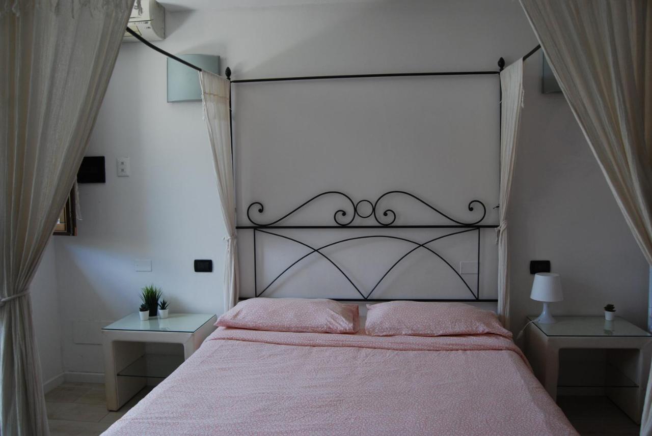 Case Vacanza Le Vele Desenzano del Garda Bagian luar foto