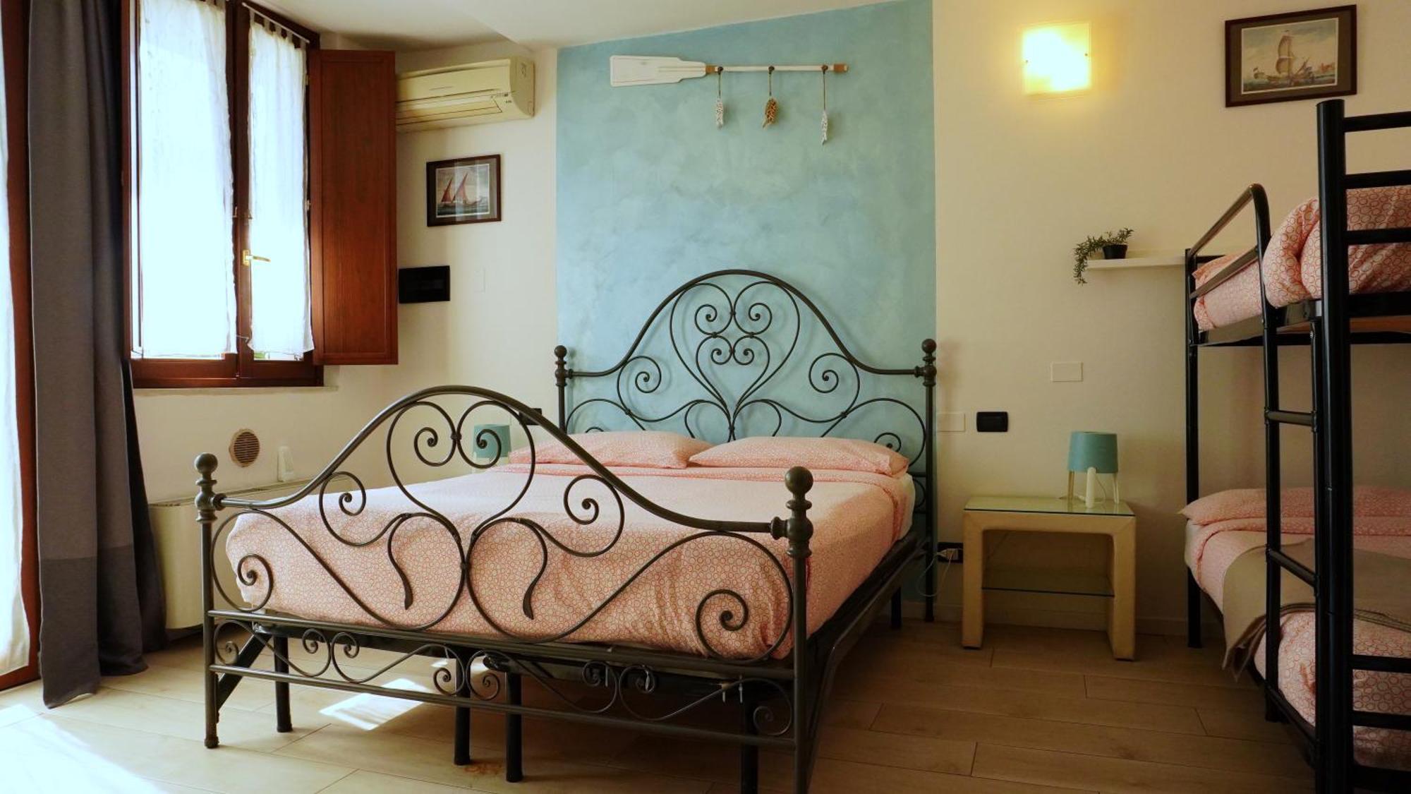 Case Vacanza Le Vele Desenzano del Garda Bagian luar foto
