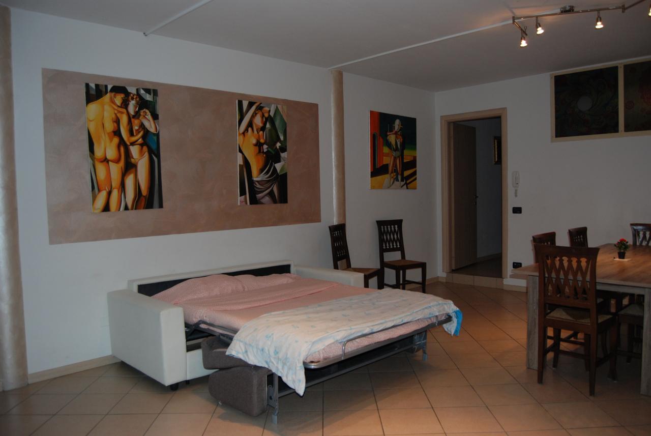 Case Vacanza Le Vele Desenzano del Garda Bagian luar foto